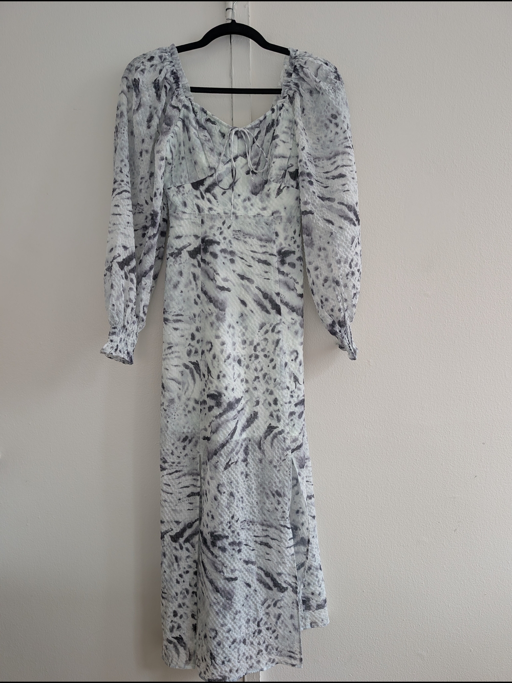 AllSaints Light Gray Printed Long-Sleeve Midi Dress